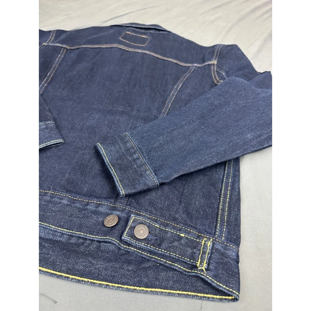 Levis Mens The Trucker Jacket Dark Indigo Denim Standard Fit Size Medium NWT